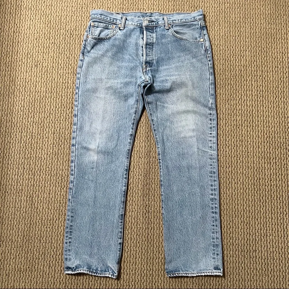 Levi's 501 Original Fit  Jeans Medium‎ Wash Button Fly